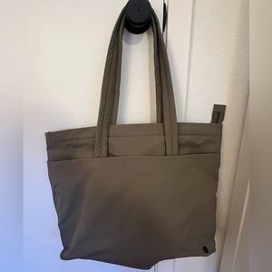 Lululemon On My Level Tote - Olive green
